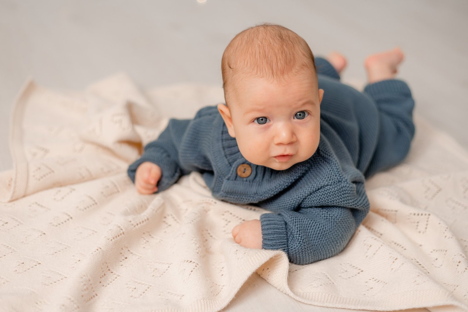 Zarte Babydecke aus Fleece in Pastellfarben