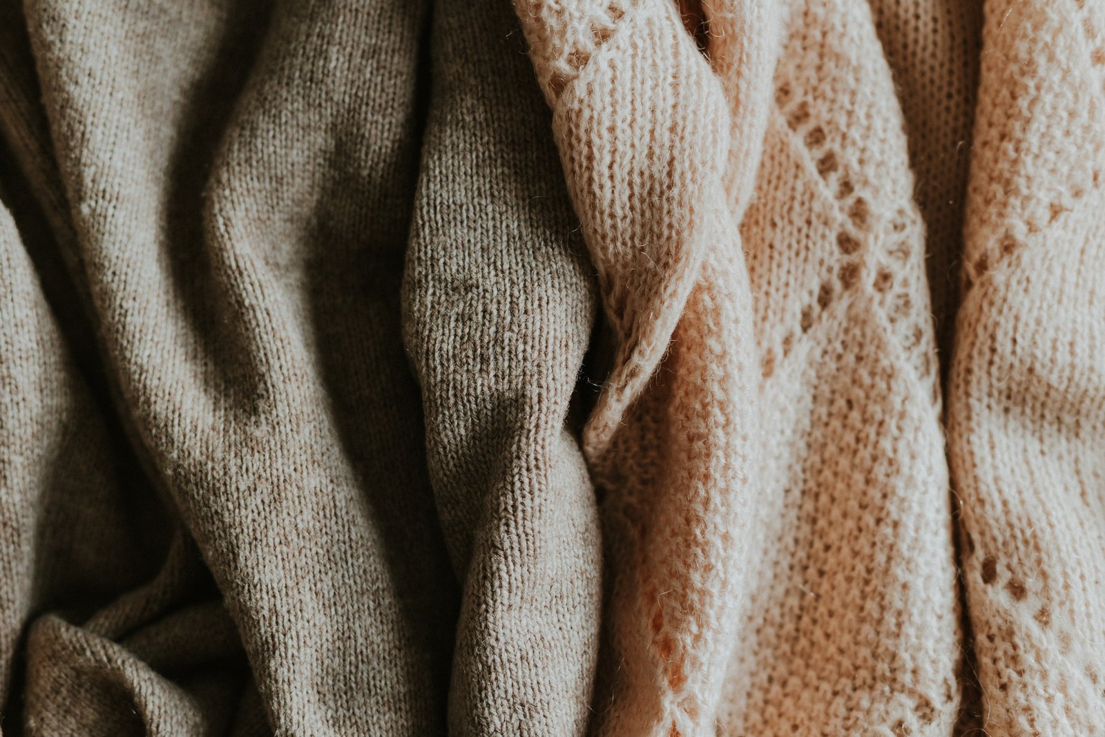 Nahaufnahme von verfilzter Fleece-Oberfläche